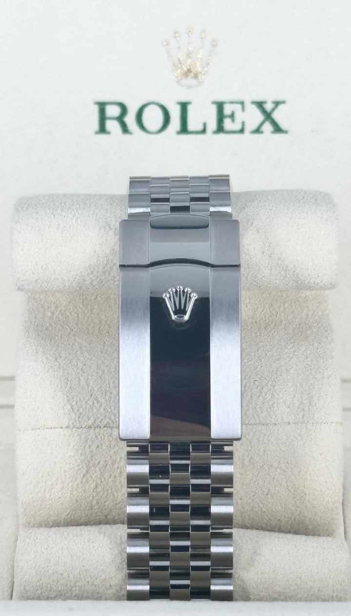 Rolex Datejust 41 Full SET 2022 on Jubille Blue Stick Dial