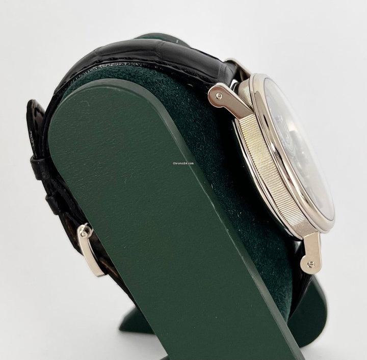 Tradition 7057 40 mm Handaufzug 18 K Weißgold Skelett Box und Papiere 99% Zustand
