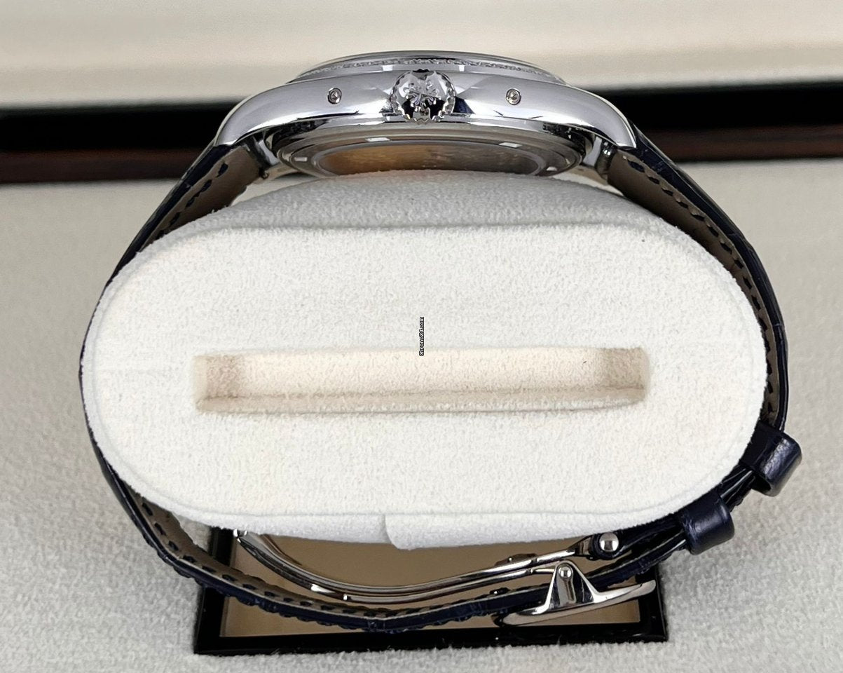 Jahreskalender 39 mm Blaues Zifferblatt Werksdiamanten-Lünette