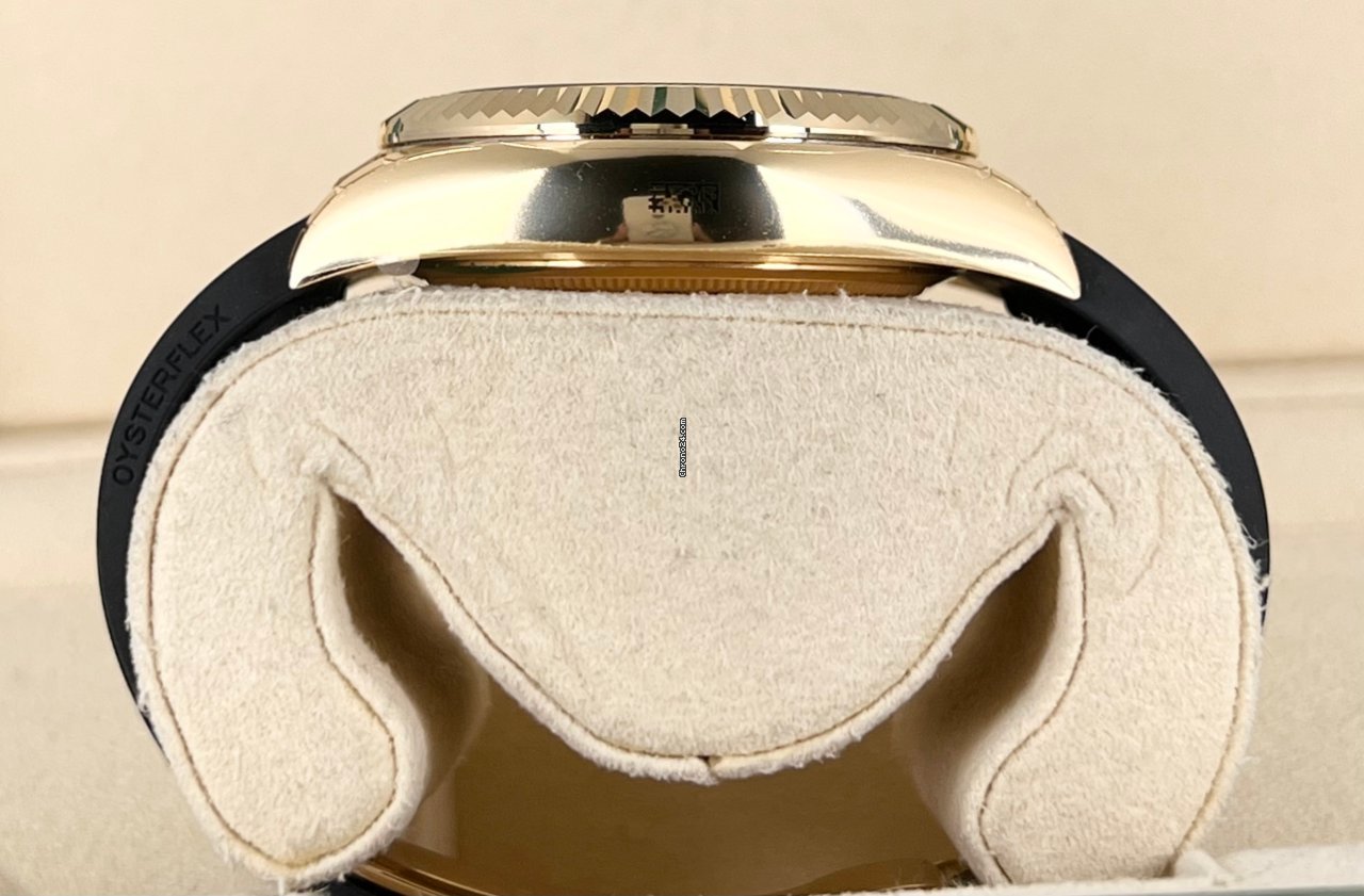 Sky-Dweller 18K Gelbgold, wie neu, 2021