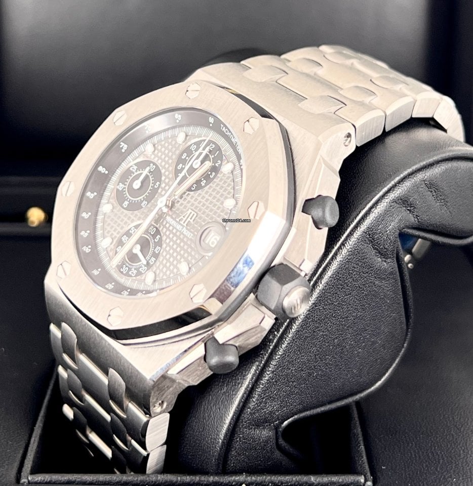 Royal Oak Offshore Chronograph Titan Grau