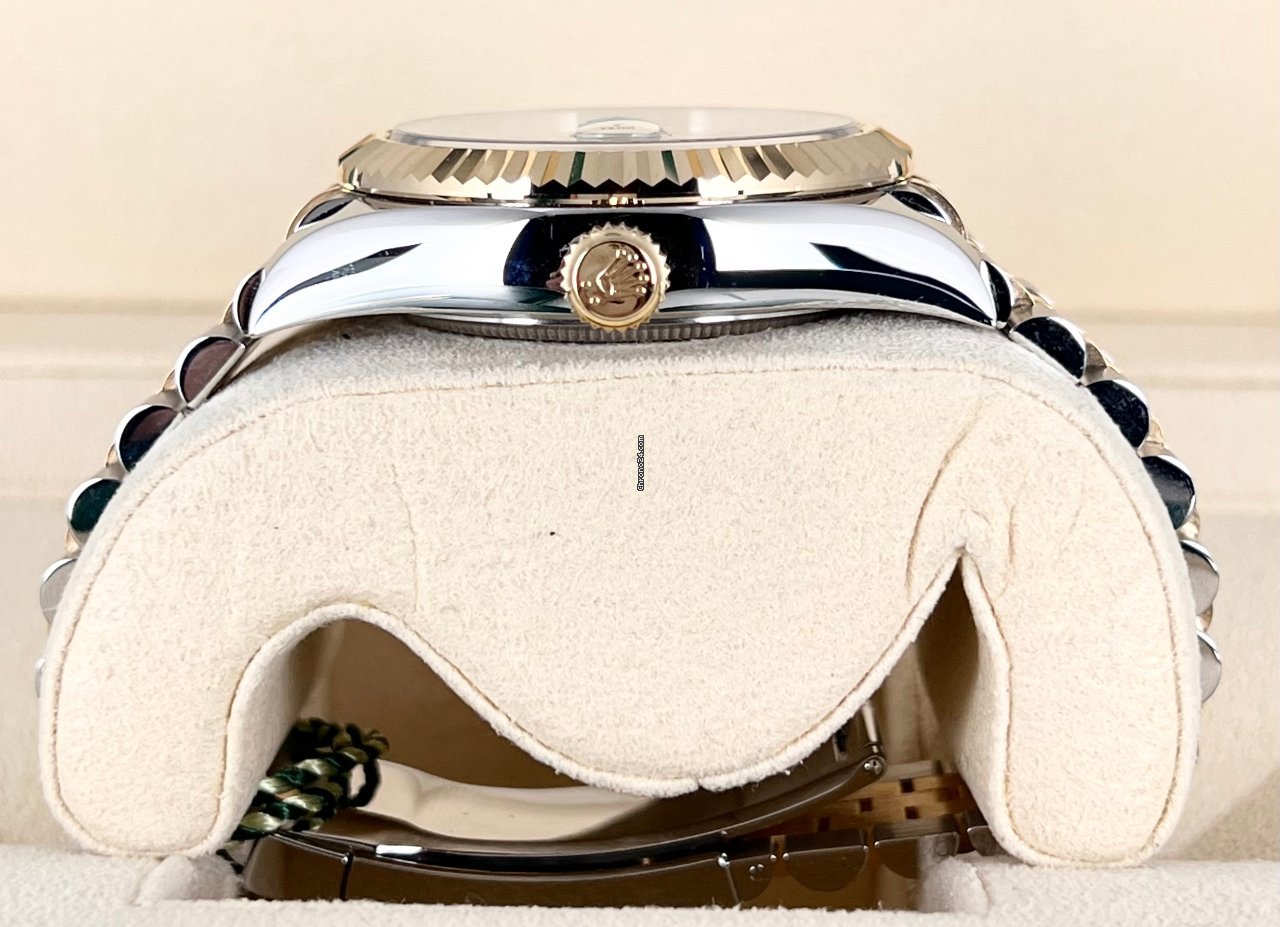 Sky-Dweller 42 weißes Zifferblatt, Stahl und 18K Gold