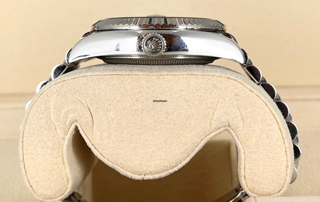 Sky-Dweller 42 mit Jahreskalender, blaues Zifferblatt, Jubilee-Armband, Komplettset, unpoliert