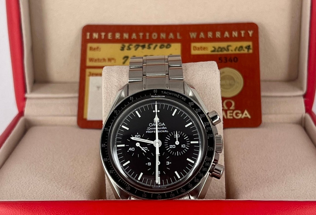 Speedmaster Apollo Xvii mint condition with papers long bracelet