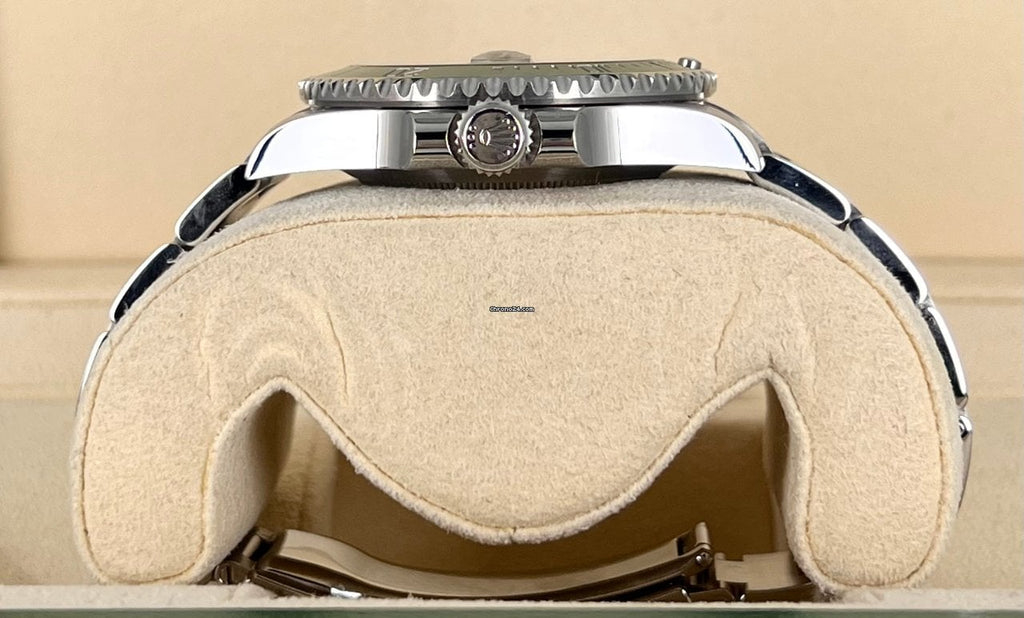 Submariner Date Hulk 2015, Box und Papiere, wie neu