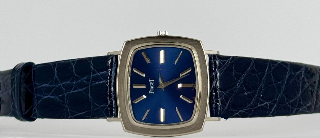 Vintage Ultra Thin 18K Gold Blue Dial Rare