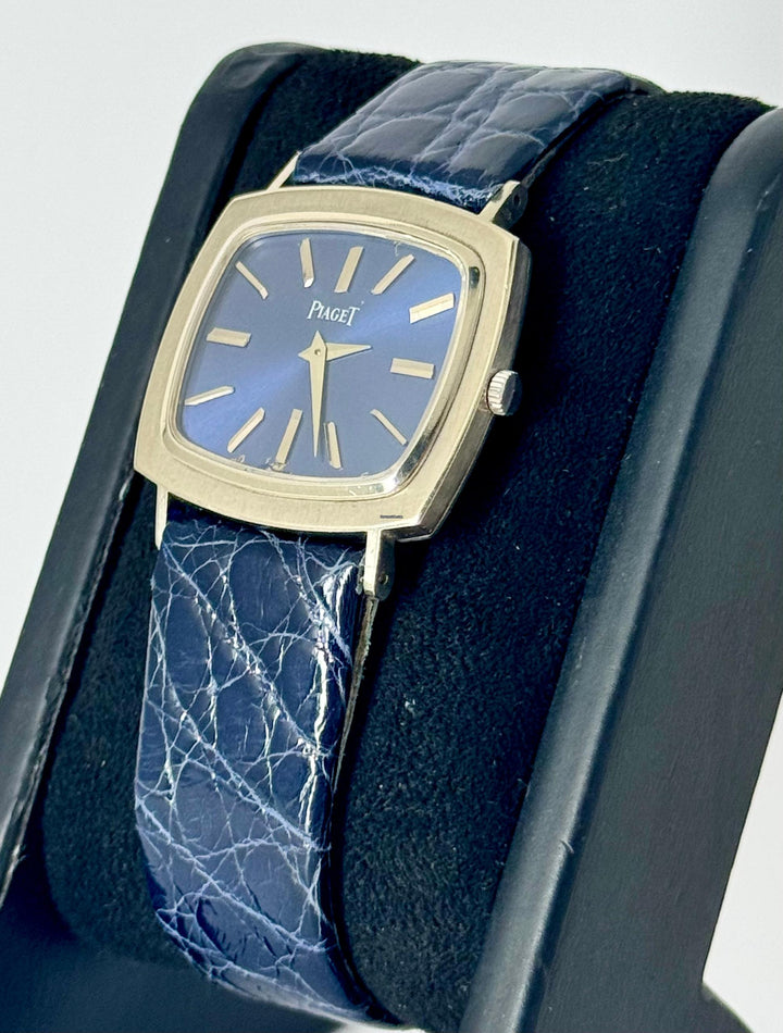 Vintage Ultra Thin 18K Gold Blue Dial Rare