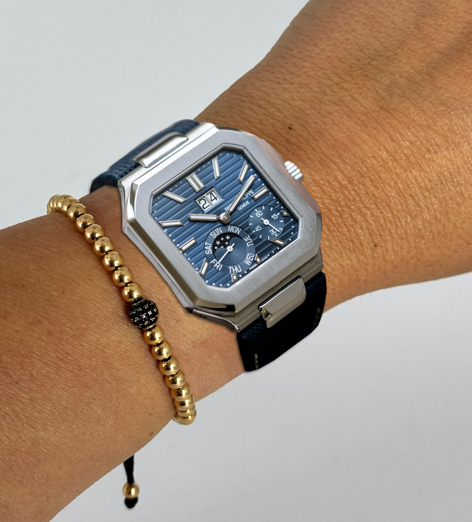 Patek Philippe Cubitus 5822P Blaues Zifferblatt, Sofortige Großdatum-, Tages- & Mondphasenanzeige, Platin, Textilarmband