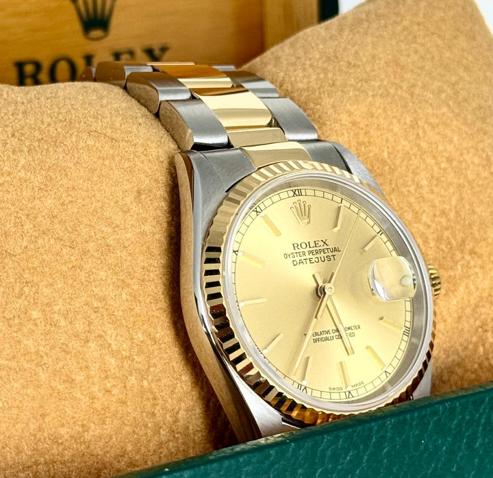 Rolex Datejust 36 Certified 18k Yellow Gold Full Set like New no Stratch Used (Very good) | Year of production 2002 | Original box | Original papers