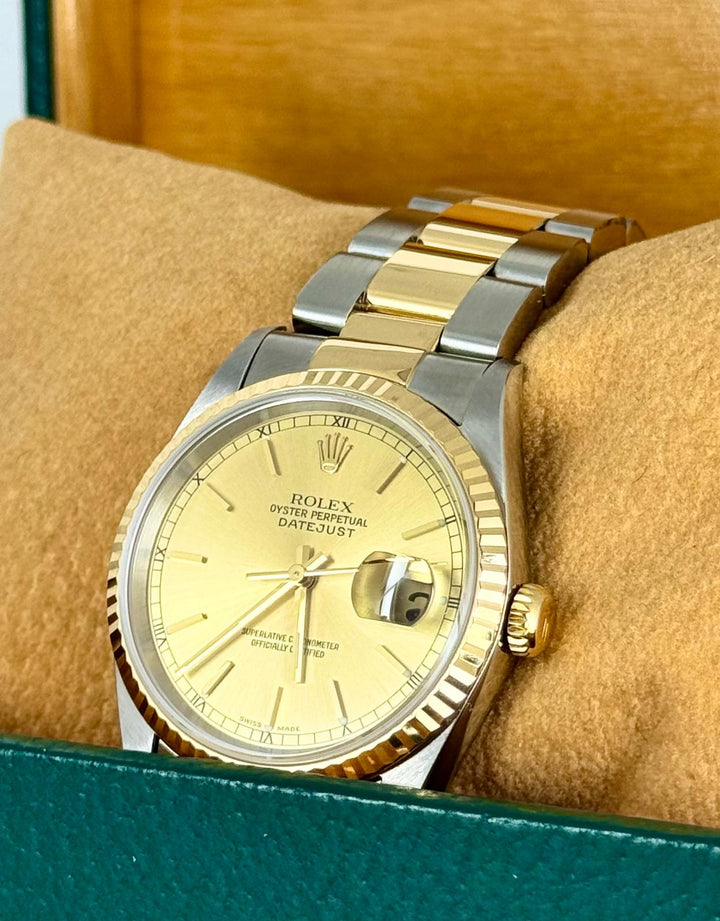 Rolex Datejust 36 Certified 18k Yellow Gold Full Set like New no Stratch Used (Very good) | Year of production 2002 | Original box | Original papers