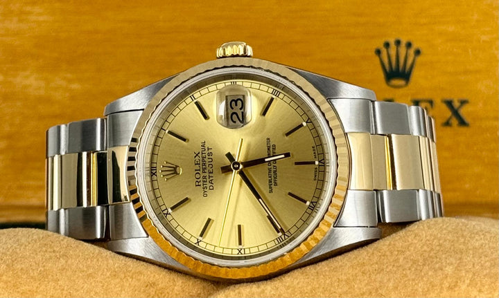 Rolex Datejust 36 Certified 18k Yellow Gold Full Set like New no Stratch Used (Very good) | Year of production 2002 | Original box | Original papers