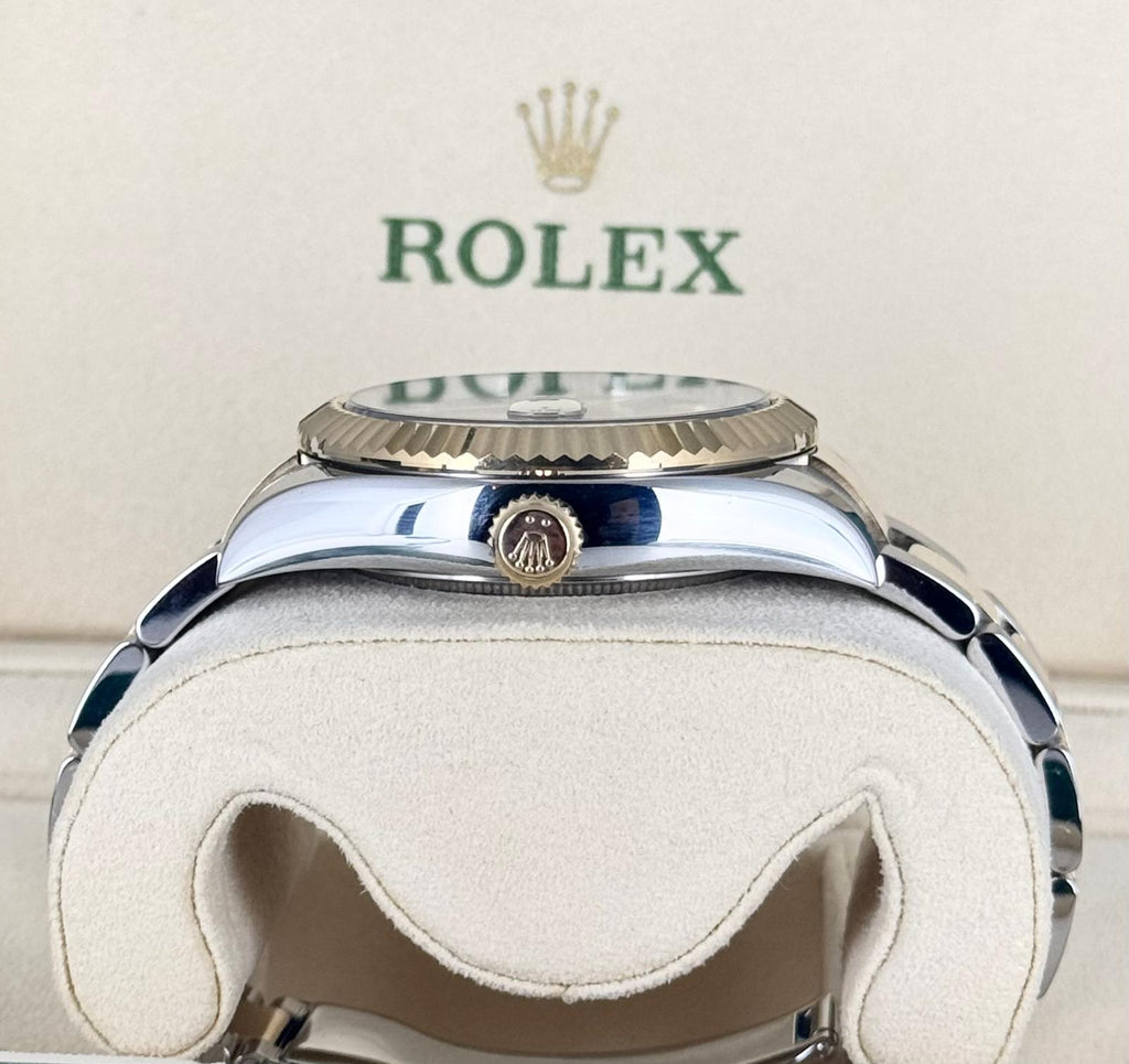 Rolex Sky-Dweller 42 mm Jahreskalender Box und Papiere Wie neu 2018