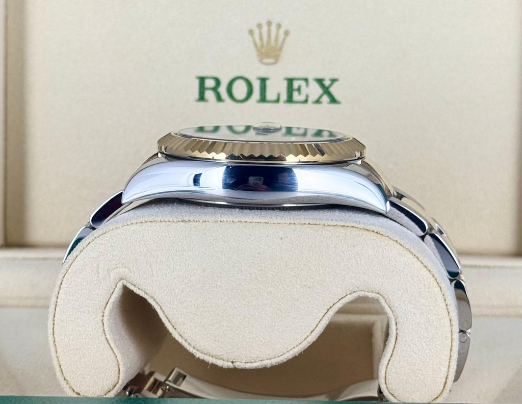 Rolex Sky-Dweller 42 mm Jahreskalender Box und Papiere Wie neu 2018