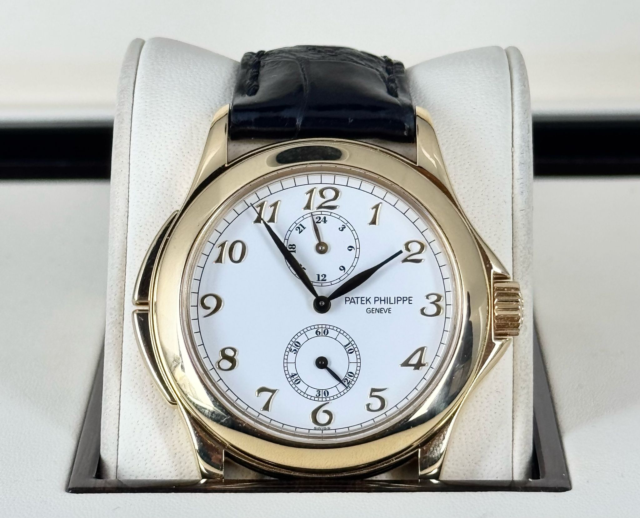 Travel Time 18K Gelbgold Box und Papiere Wie neu Service Bester Preis