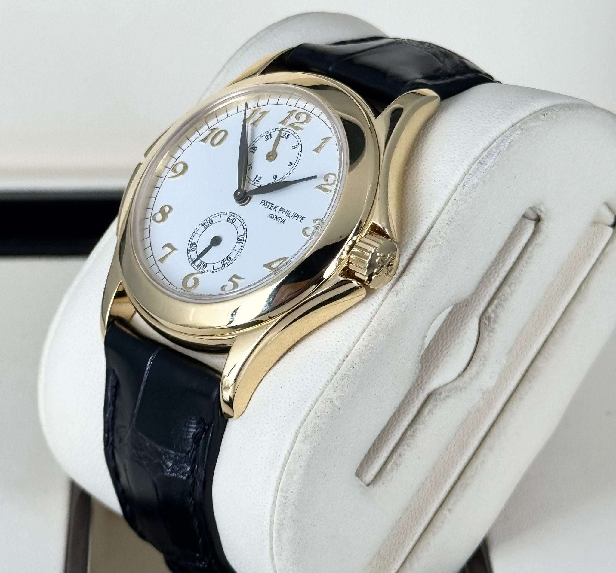 Travel Time 18K Gelbgold Box und Papiere Wie neu Service Bester Preis