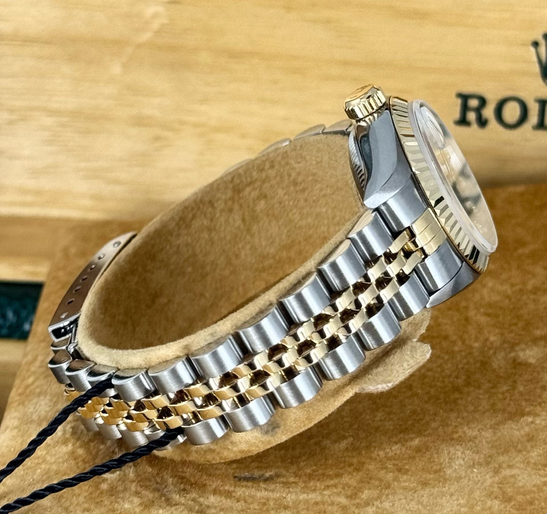 Lady-Datejust 26 mm Stahl und Gold Sehr guter Zustand Box und Papiere
