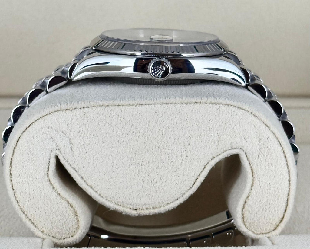 Rolex Datejust 36 Weißgold-Lünette Jubilee-Armband Blaues Zifferblatt mit Strichindizes Komplettset