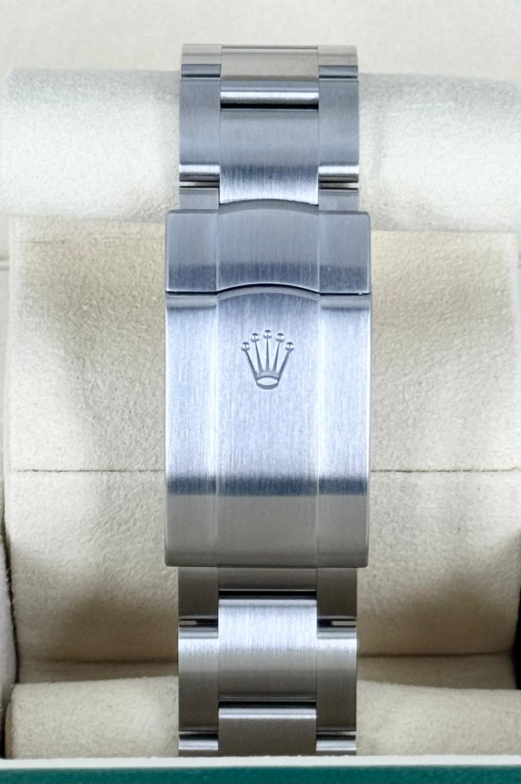Rolex Oyster Perpetual Date, Edelstahl, Zifferblatt „Pistazie“ (2025), neu, frisches Datum, Full Set inkl. weißem Anhänger