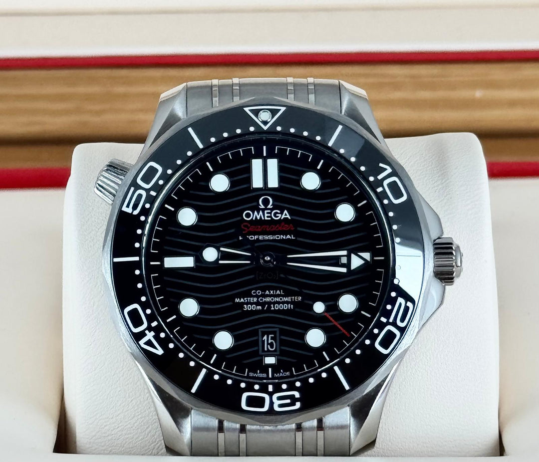 Omega Seamaster Diver 300 M 99% New Full Set Including Original Invoice 2024