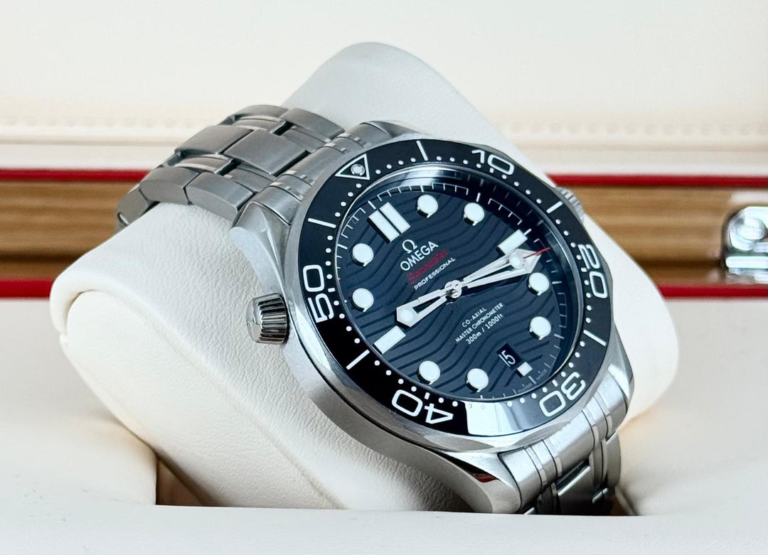 Omega Seamaster Diver 300 M 99% New Full Set Including Original Invoice 2024