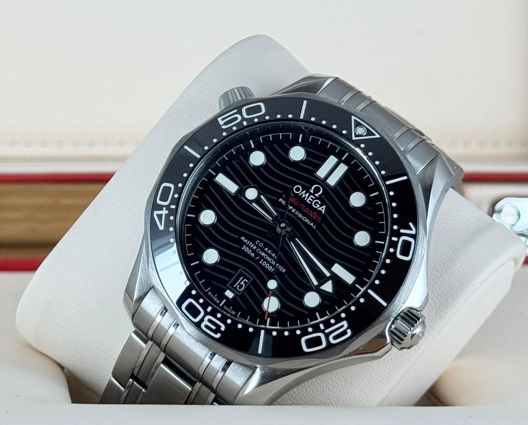 Omega Seamaster Diver 300 M 99% New Full Set Including Original Invoice 2024
