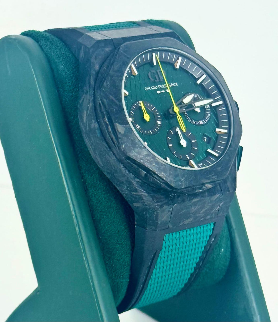 Girard Perregaux Laureato Absolute Chronograph Aston Martin F1 Full.Set 99% New