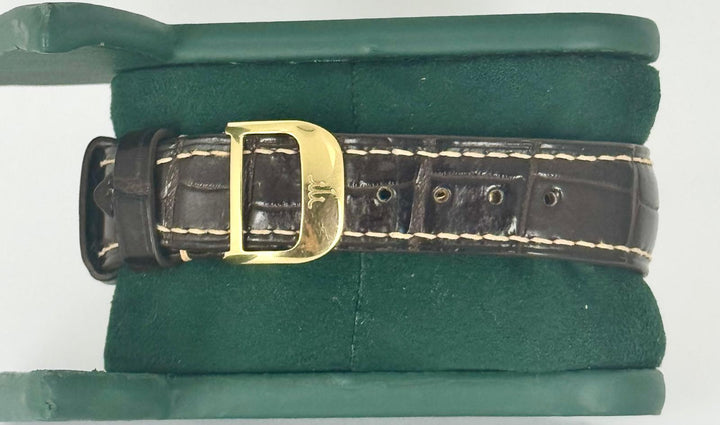 Grand Seiko Credor Spring Drive Movement Very rare with papers 18k Massive Gold with instrucions Book Hybrid 38.5 mm