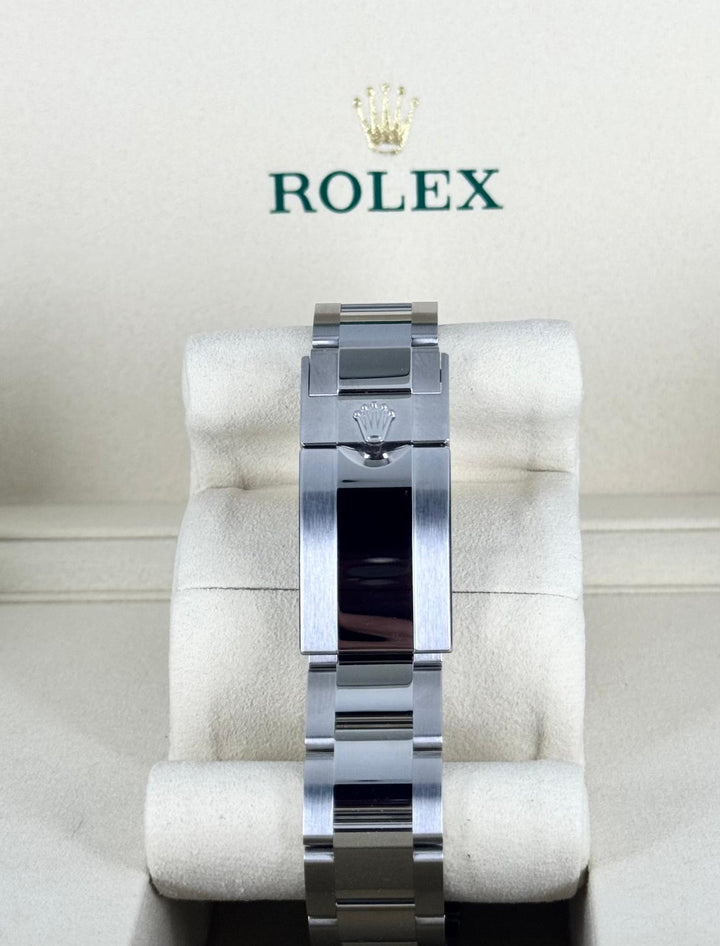 Rolex GMT-Master II Pepsi on Oystrer Full Set Brand New
