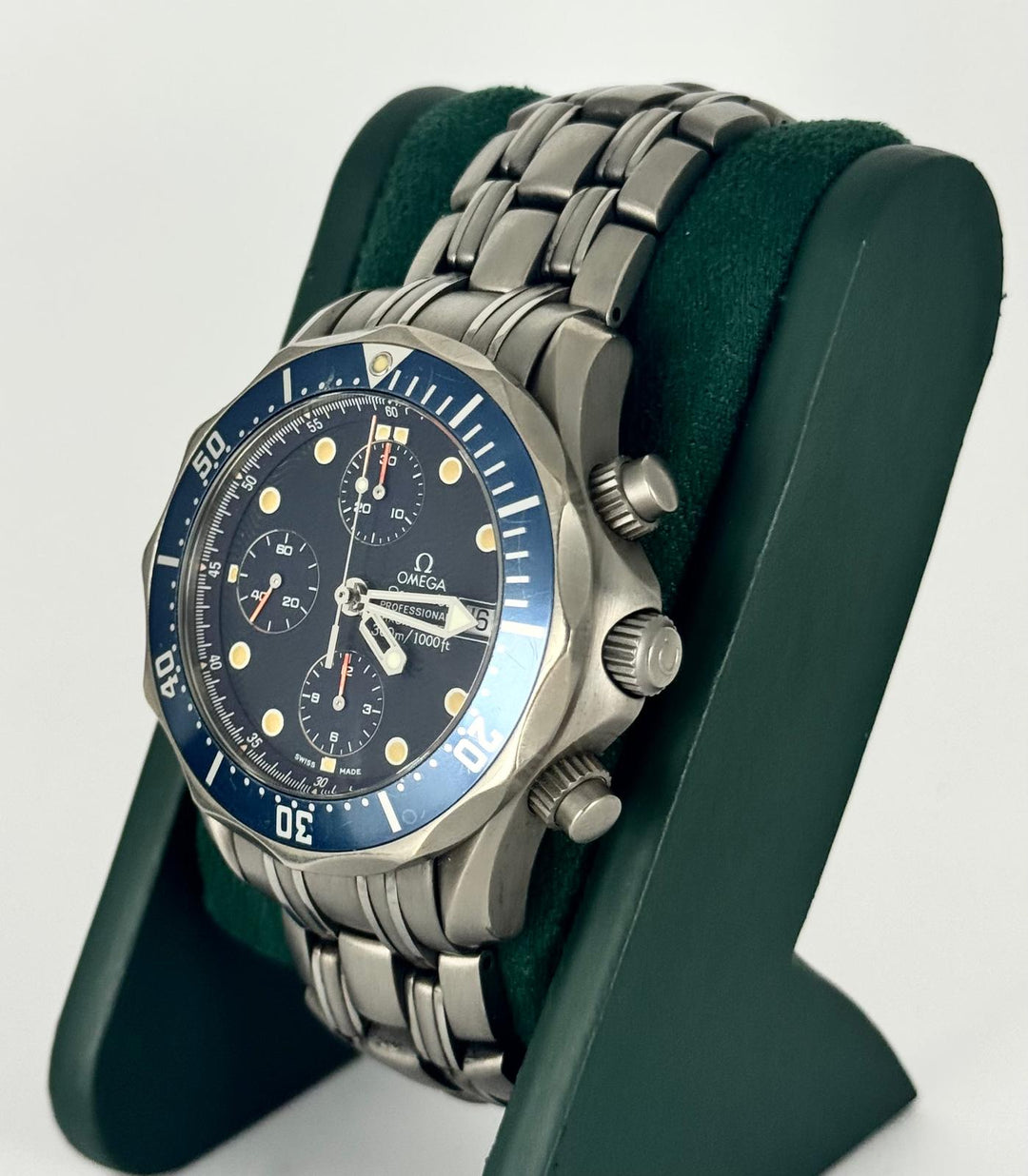 Omega Seamaster Diver 300 M Very Good Condition with original papers
