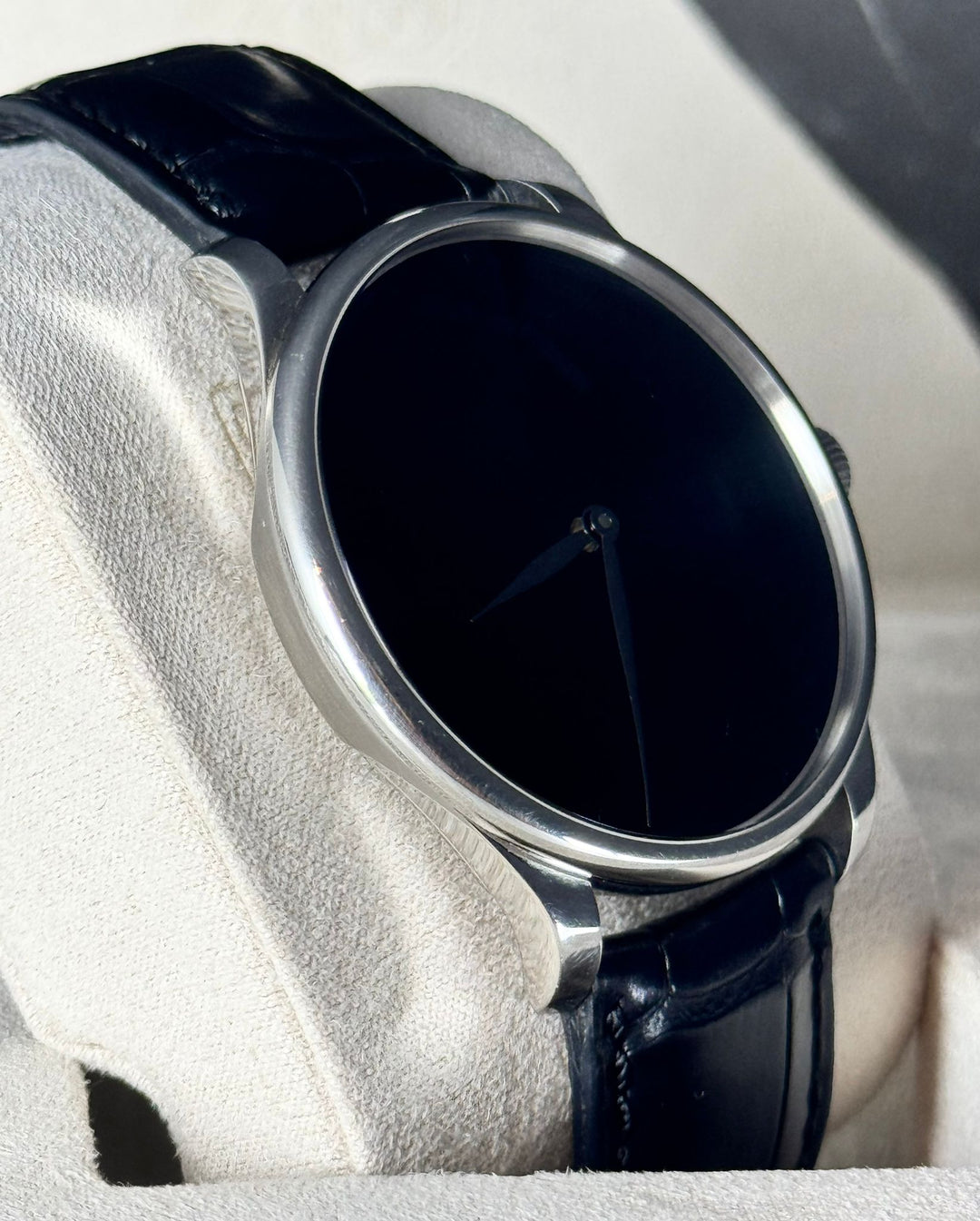 H.Moser & Cie. Venturer VantaBLACK Limited Edition Venturer 2021 NEW UNWORN FULL SET