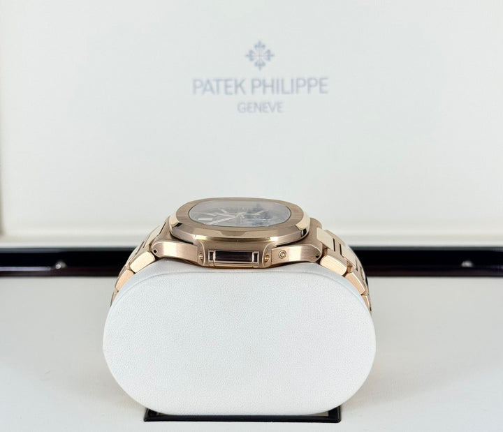 Patek Philippe Nautilus, Rose Gold, Chronograph, Full set
