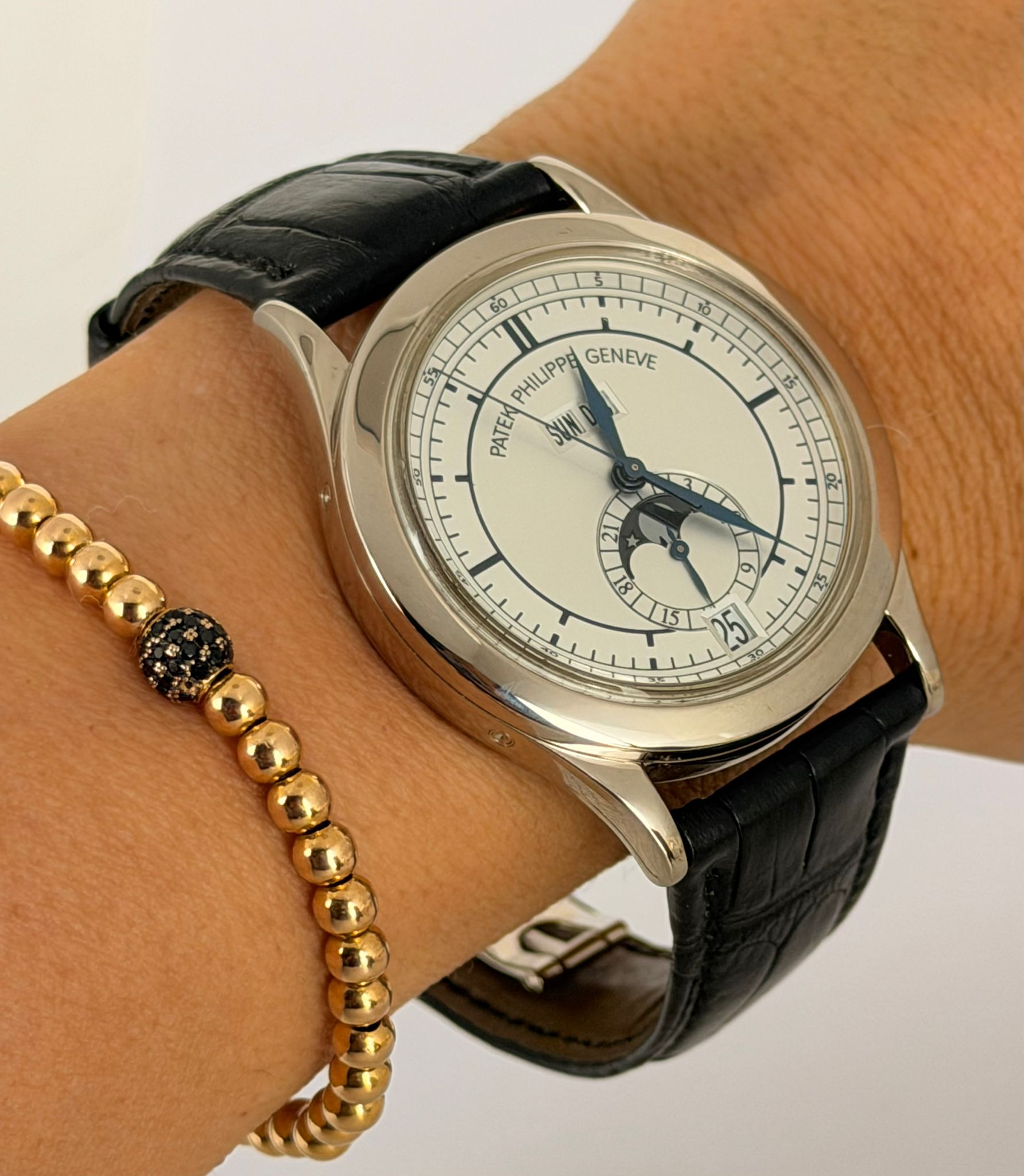 Patek Philippe Annual Calendar, 2008, 18K Weißgold, Box und Papiere, blaue Anzeigen