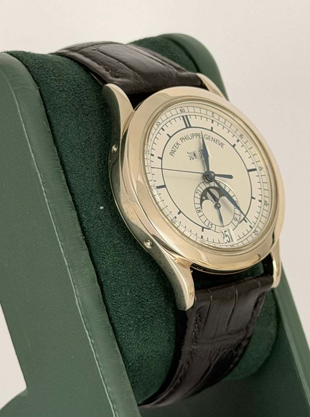 Patek Philippe Annual Calendar, 2008, 18K Weißgold, Box und Papiere, blaue Anzeigen