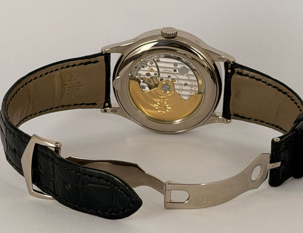 Patek Philippe Annual Calendar, 2008, 18K Weißgold, Box und Papiere, blaue Anzeigen