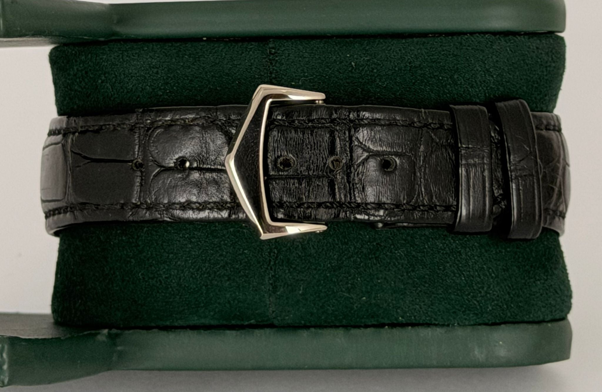 Patek Philippe Annual Calendar, 2008, 18K Weißgold, Box und Papiere, blaue Anzeigen