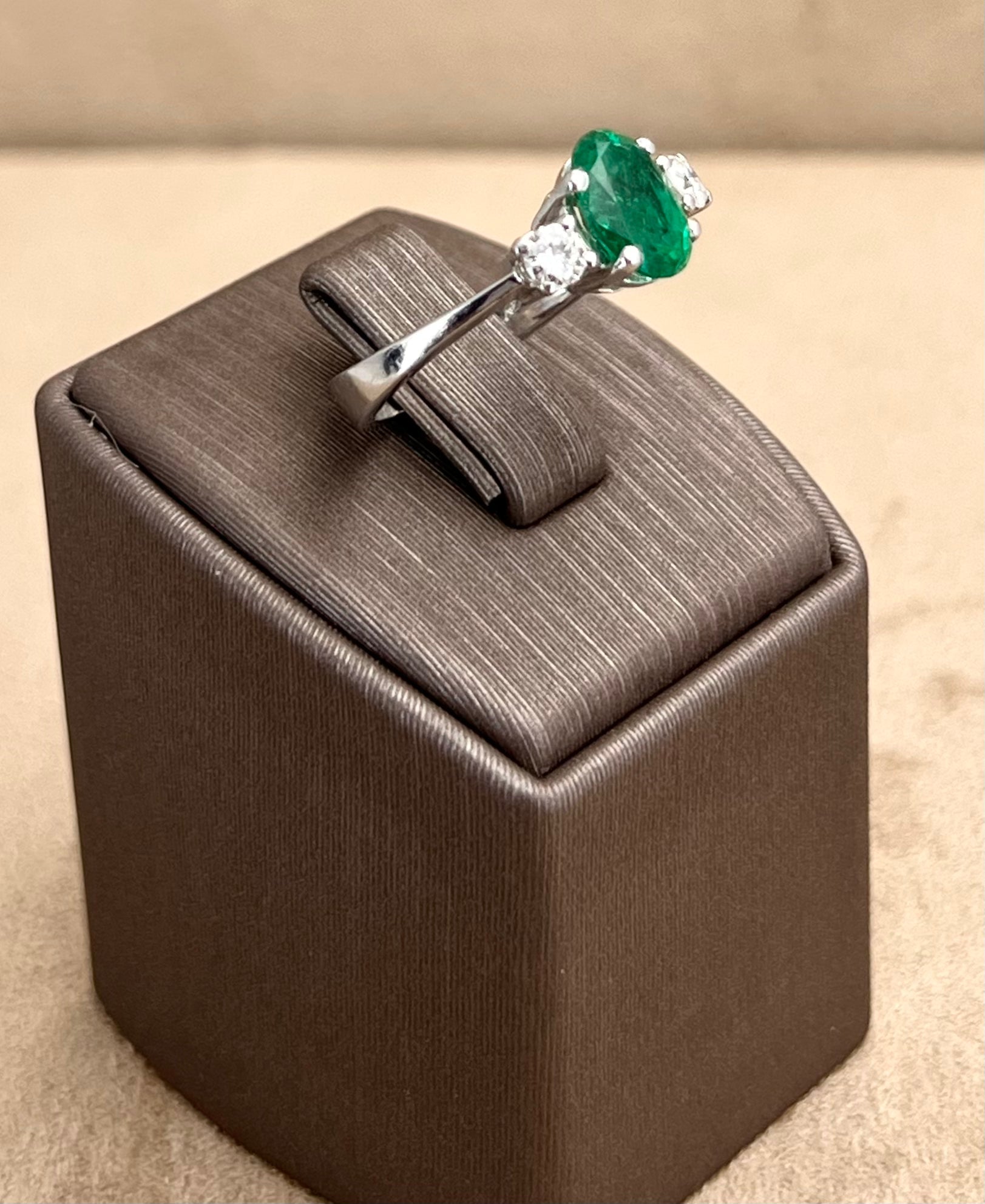 Smaragd-Diamantring