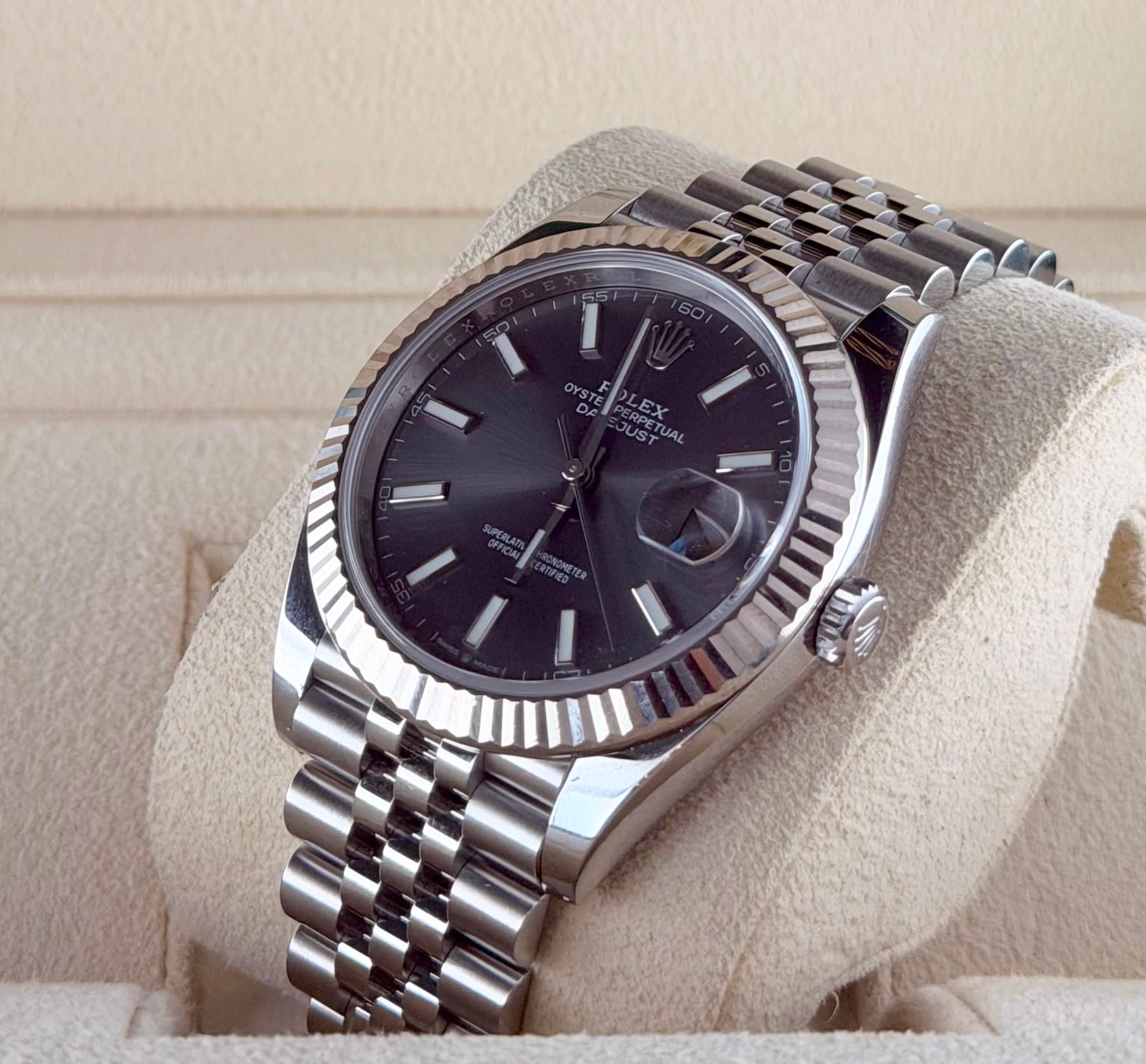 Rolex Datejust 41 mm, Rhodium, am Jubilee-Armband, Komplettset