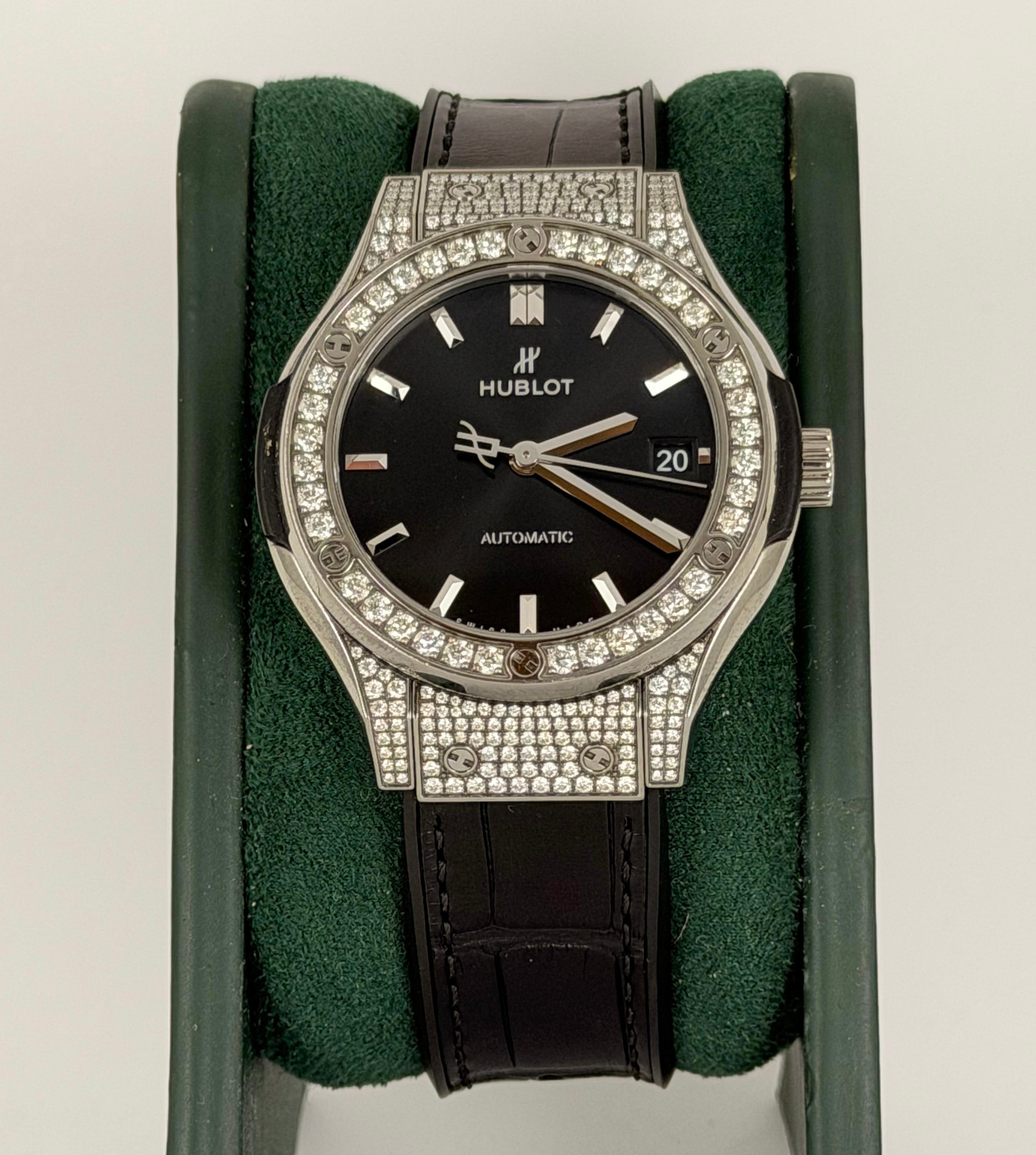Hublot Classic Fusion Werksdiamanten, 99 % neuwertiger Zustand