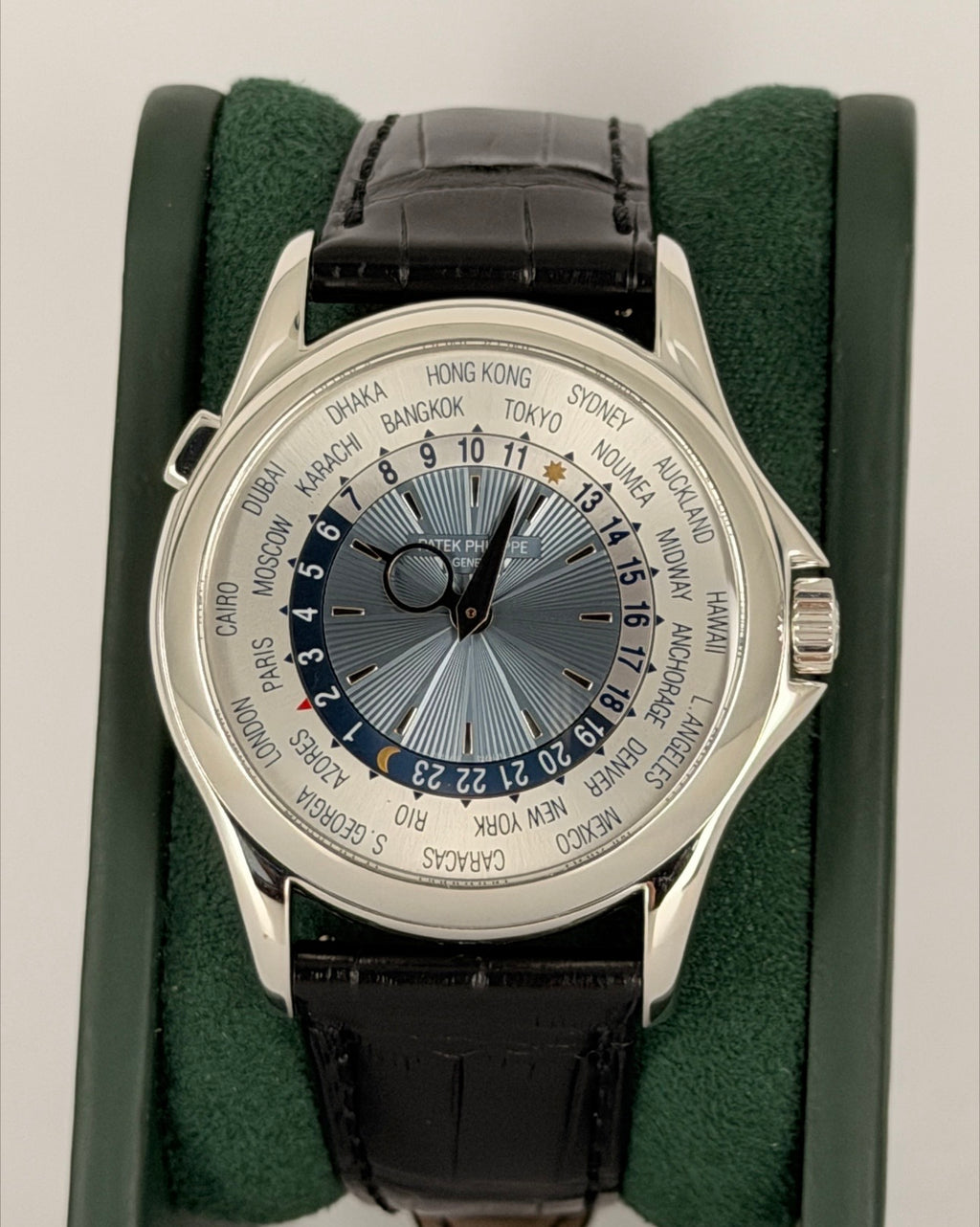 Patek Philippe World Time Platin 2020 Full Set 99% Neu