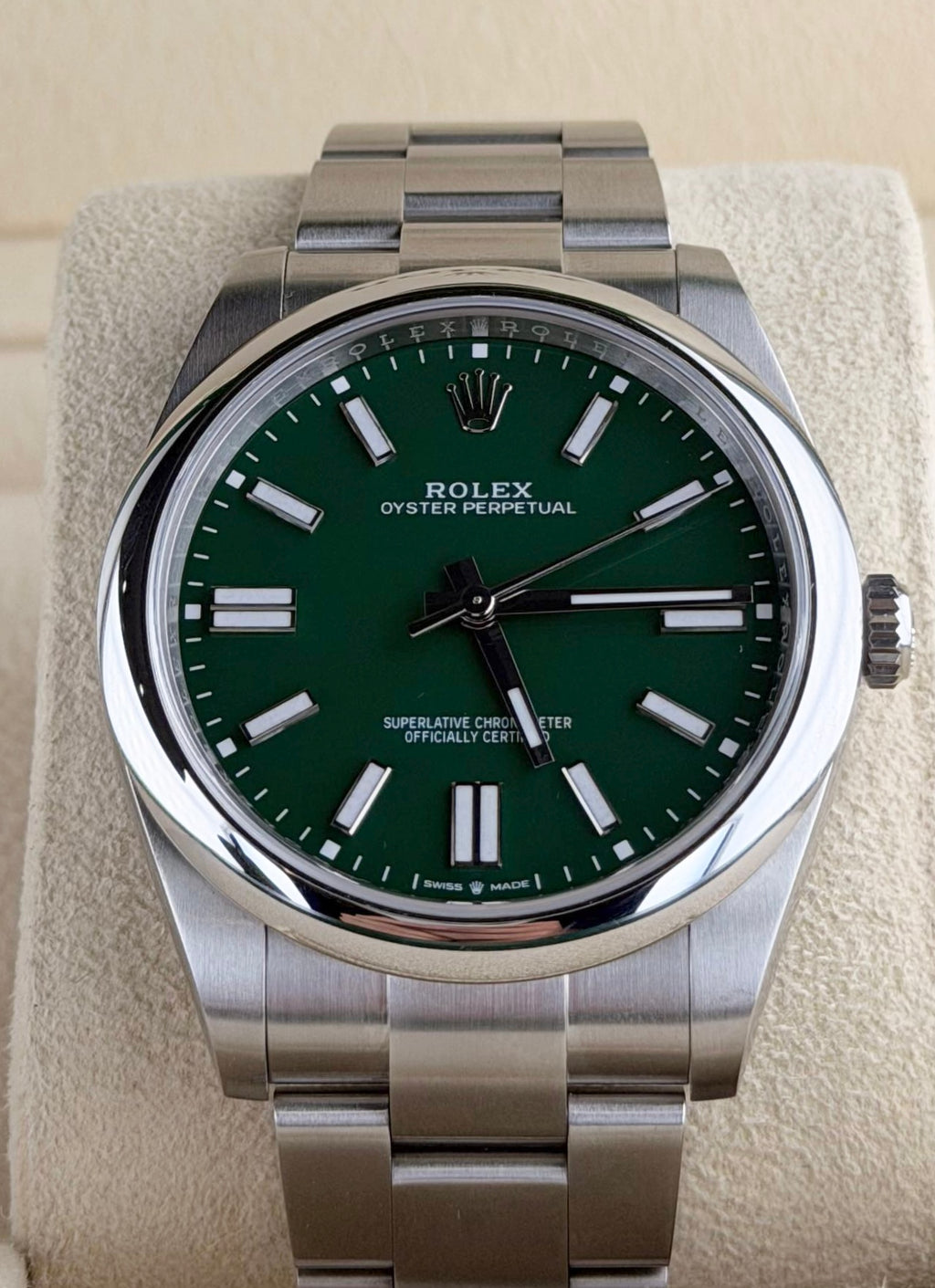 Rolex Oyster Perpetual Grün 2024 Full Set in neuwertigem Zustand
