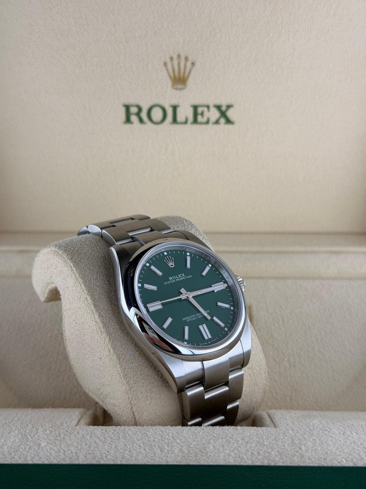 Rolex Oyster Perpetual Grün 2024 Full Set in neuwertigem Zustand