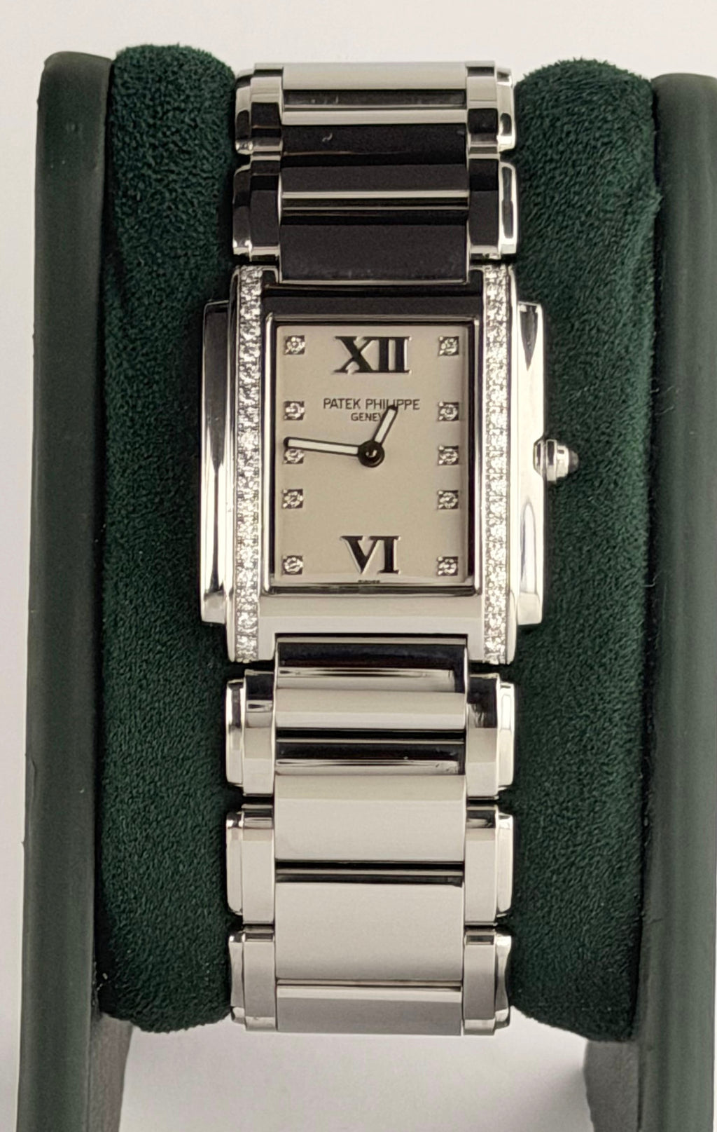 Patek Philippe Twenty~4 in schönem Zustand mit Originalpapieren