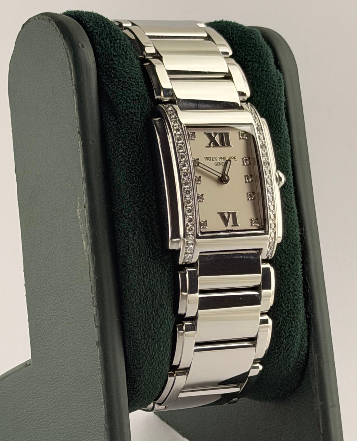 Patek Philippe Twenty~4 in schönem Zustand mit Originalpapieren