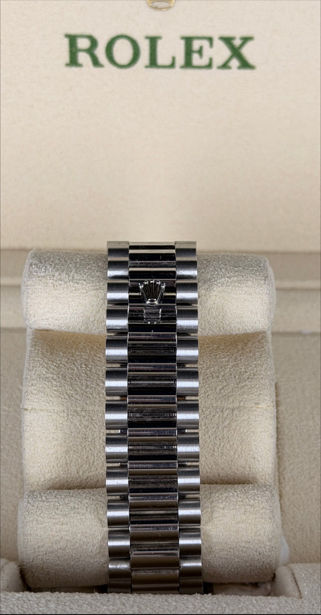 Rolex Day-Date 40 Werksseitige Diamanten, Platin, 2023, wie neu, UNPOLIERT!