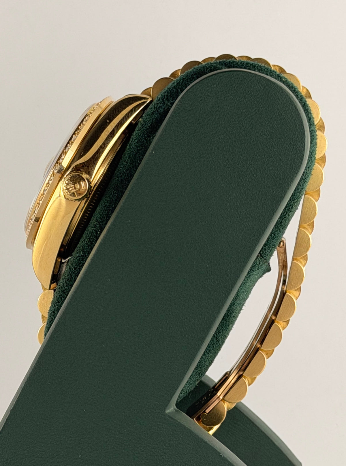 Rolex Day-Date 36 mm mit Diamantlünette ab Werk