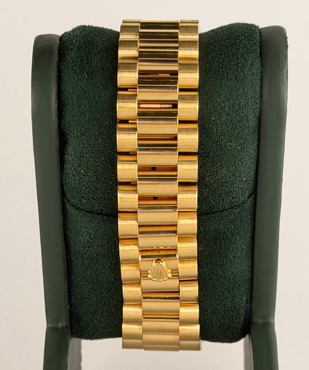 Rolex Day-Date 36 mm mit Diamantlünette ab Werk