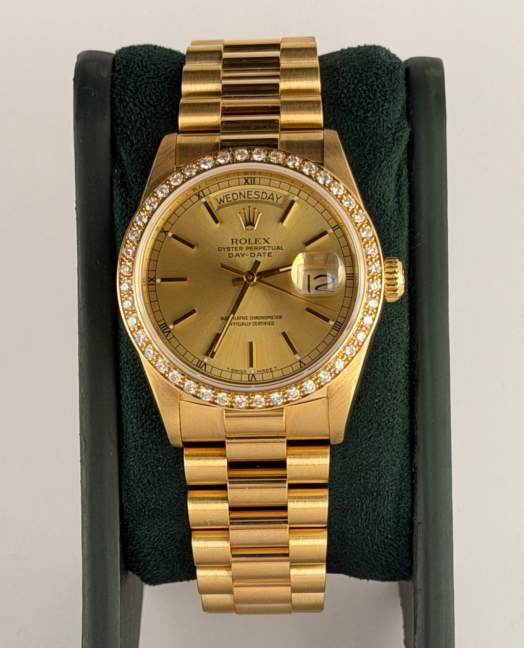 Rolex Day-Date 36 mm mit Diamantlünette ab Werk