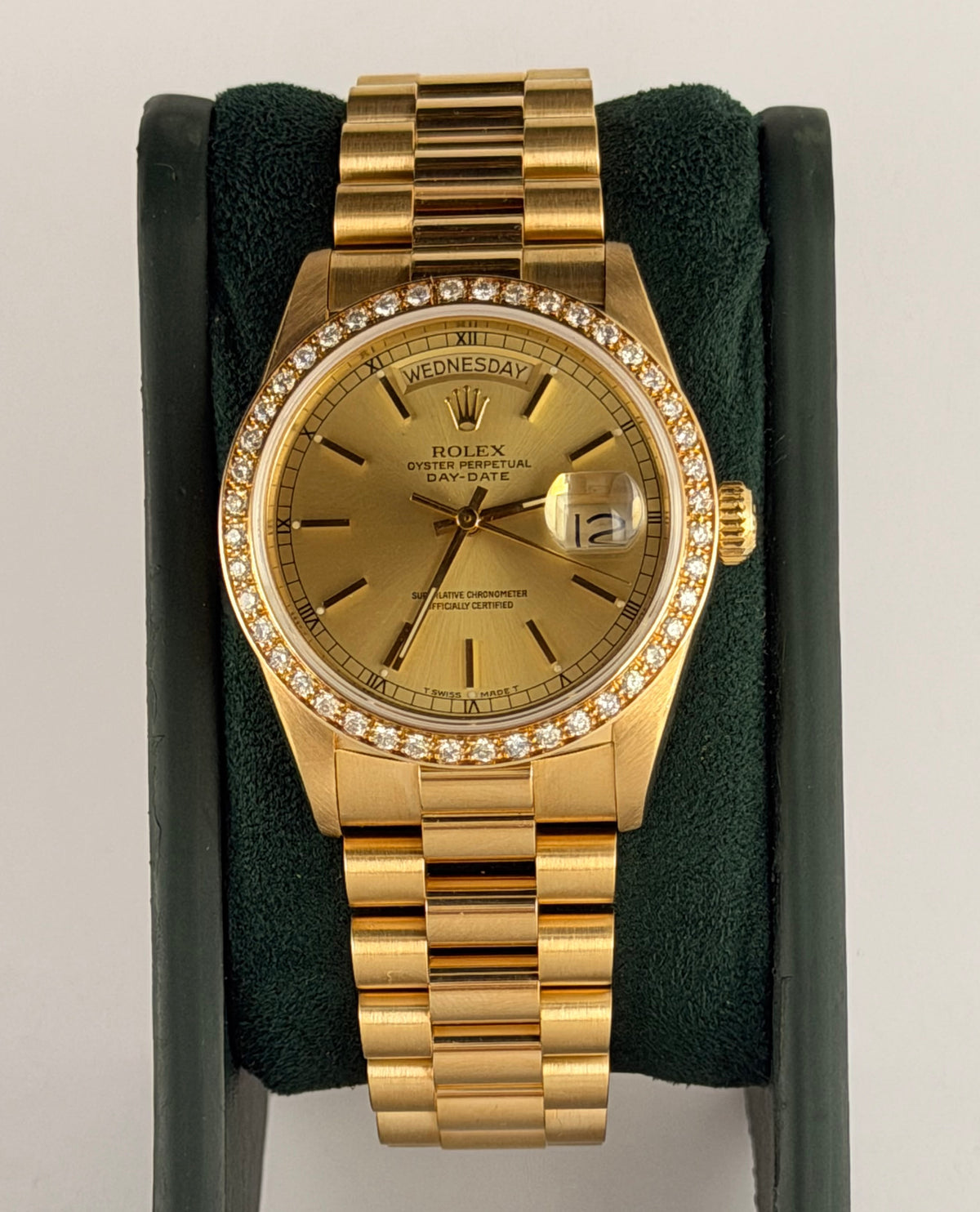 Rolex Day-Date 36 mm mit Diamantlünette ab Werk