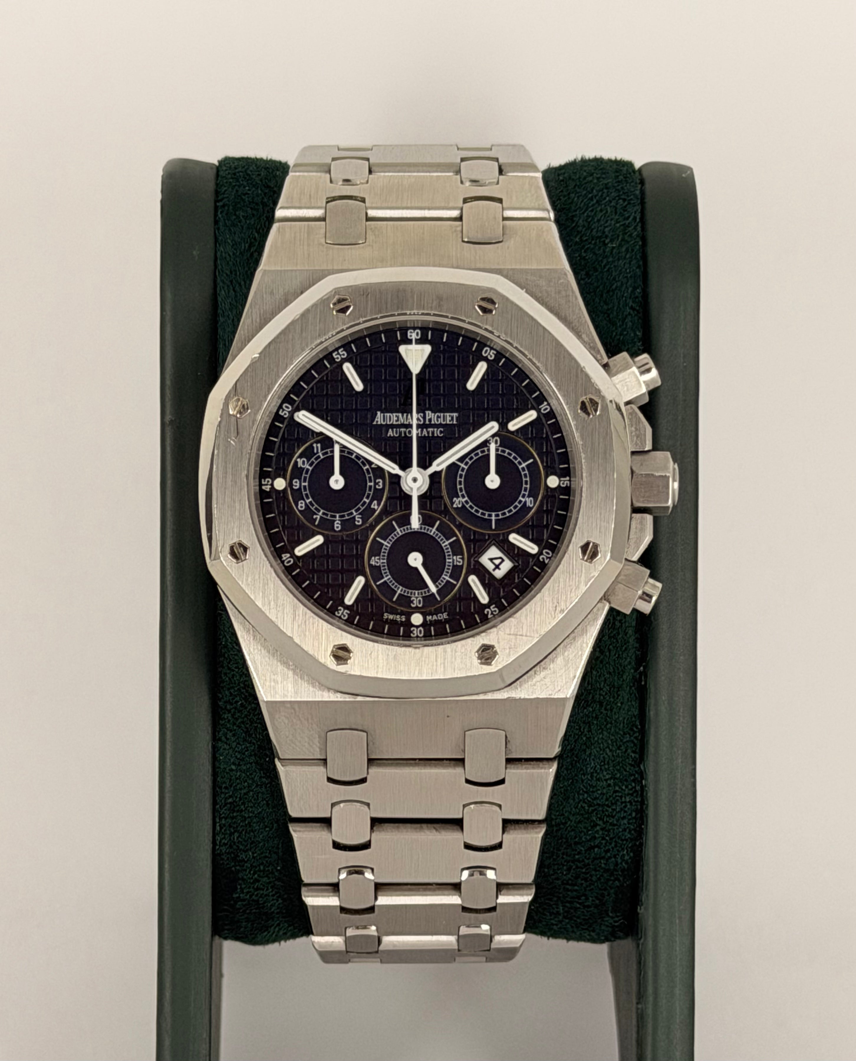 Audemars Piguet Royal Oak Chronograph mit Archivpapieren, sehr schöner Zustand, unpoliert