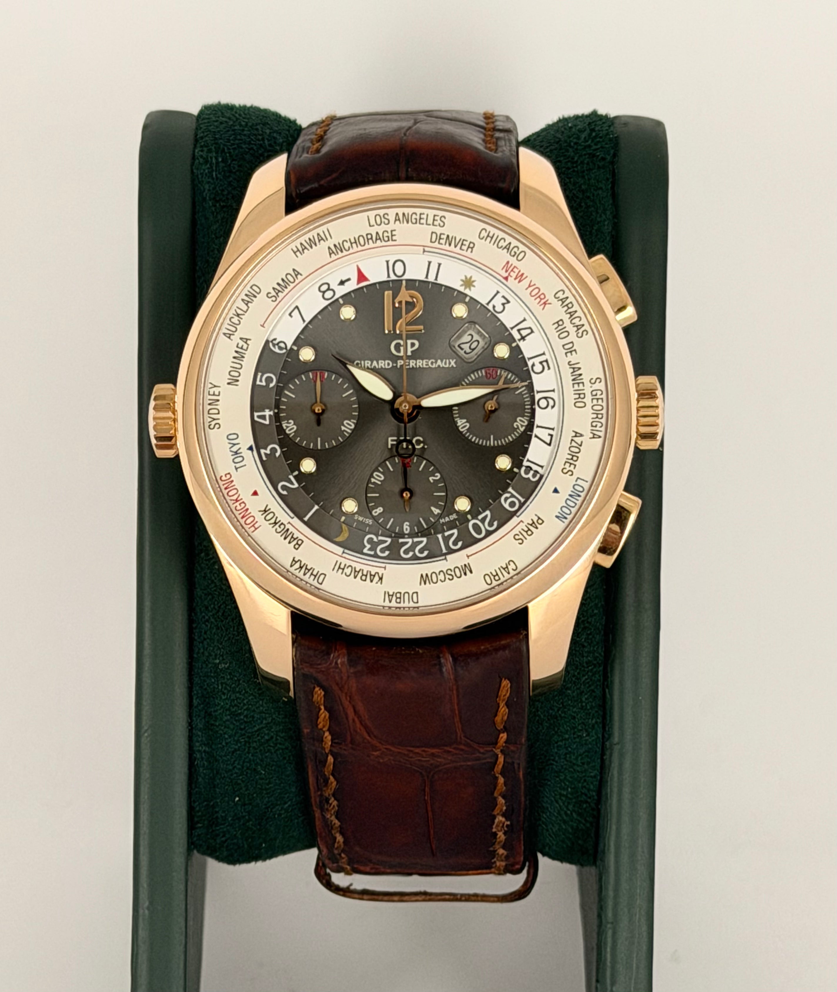Girard-Perregaux WW.TC Chronograph, Box und Papiere, neuwertiger Zustand
